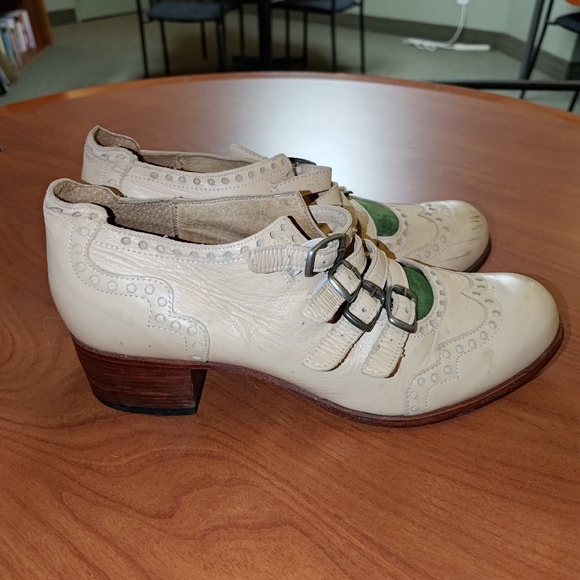 JOHN FLUEVOG Adrians : Alli 4-Buckle Mary Jane Brogue Wingtip Shoes US 7 Beige - Picture 7 of 16